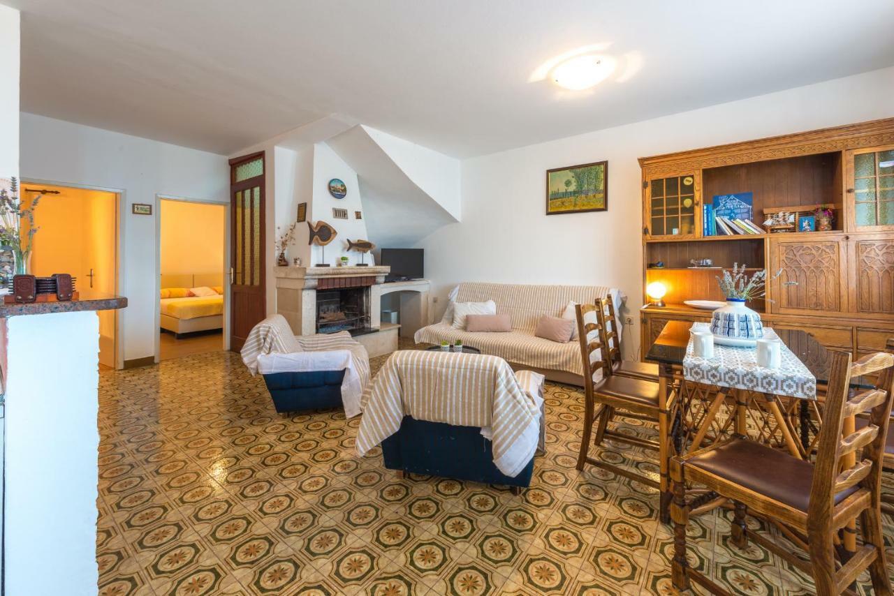 Bace Apartments クレック エクステリア 写真
